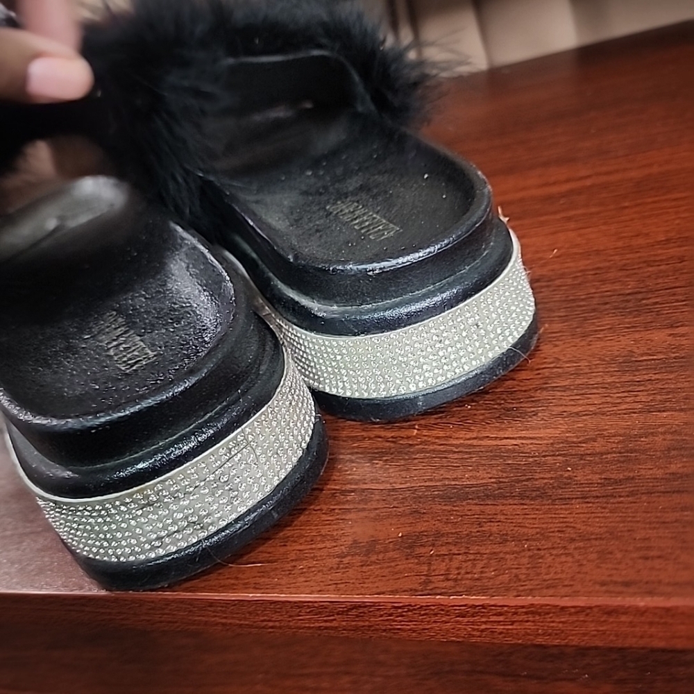 Azalea Wang Fur And Rhinestone Slides. Size 8 - Picture 7 of 11